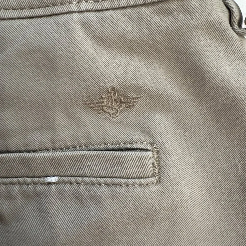 Dockers Mens Classic Fit Beige Khaki Pants W40 L32 Casual and Classic